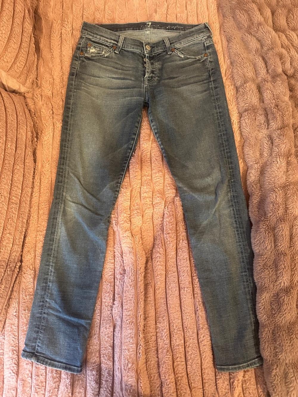 Seven7 brand skinny boyfriend jeans